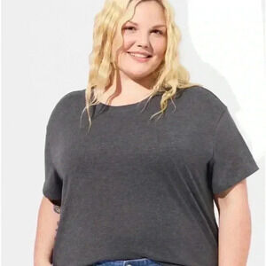 Torrid Active Gray T-Shirt Size 5